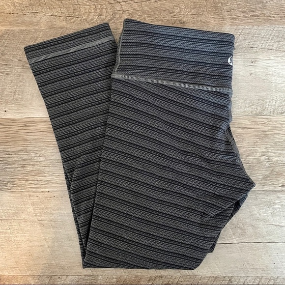 Lululemon Wunder Under Crop II Leggings Stripe Deep Coal Gray Luon 4 Yoga Pants - Picture 3 of 8